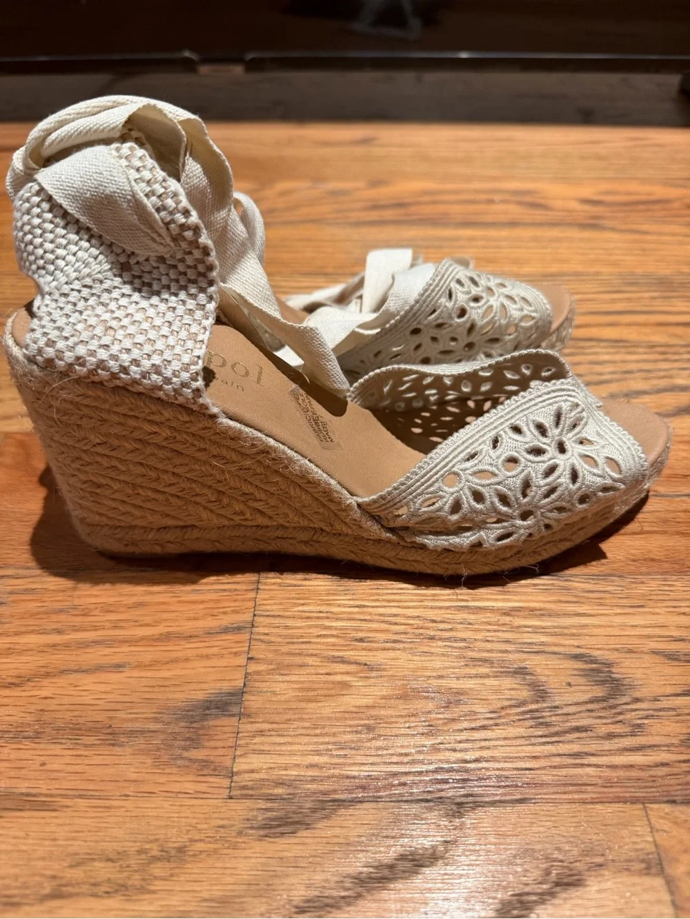 unnamed brand Cream Lace Espadrille Wedges - Women